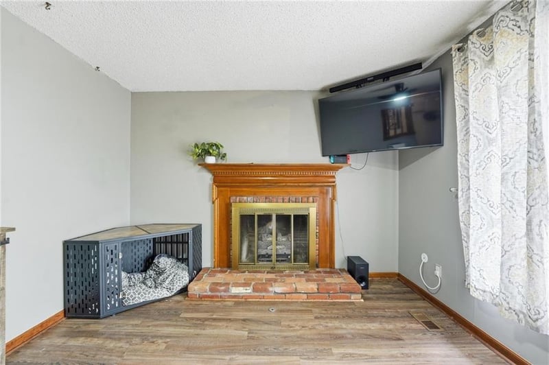 8035 Garfield Ave, Kansas City, MO 64118