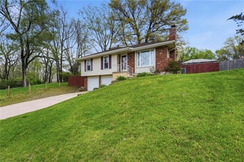 8035 Garfield Ave, Kansas City, MO 64118