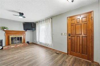 8035 Garfield Ave, Kansas City, MO 64118