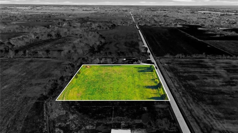 Block Rd, Paola, KS 66071
