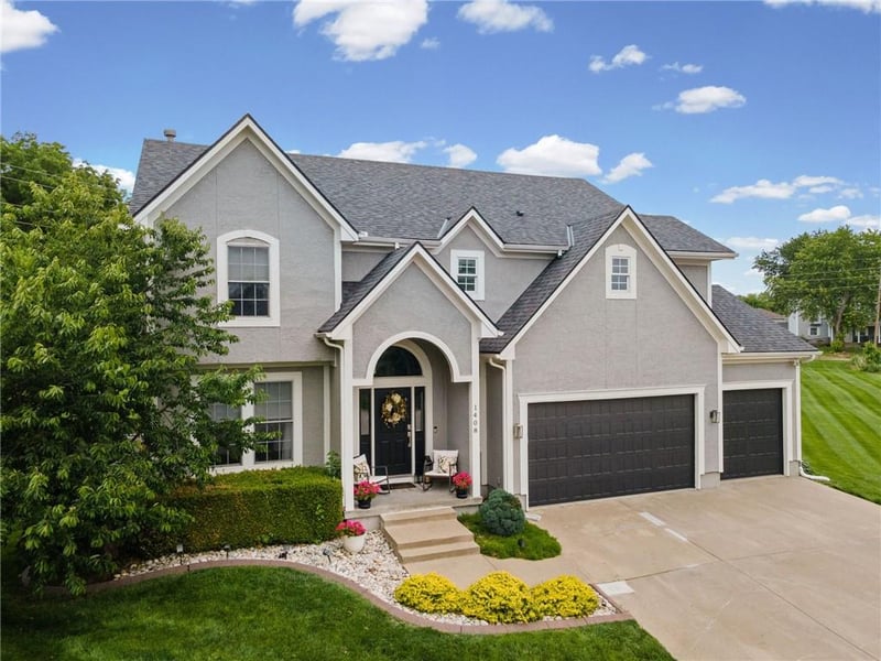 1408 Cedar Ridge Cir, Raymore, MO 64083