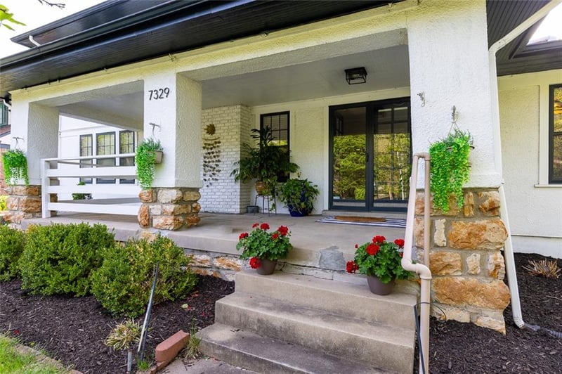 7329 Ward Pw, Kansas City, MO 64114