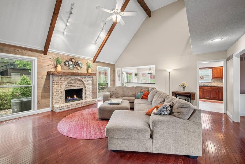 7331 Monrovia St, Shawnee, KS 66216