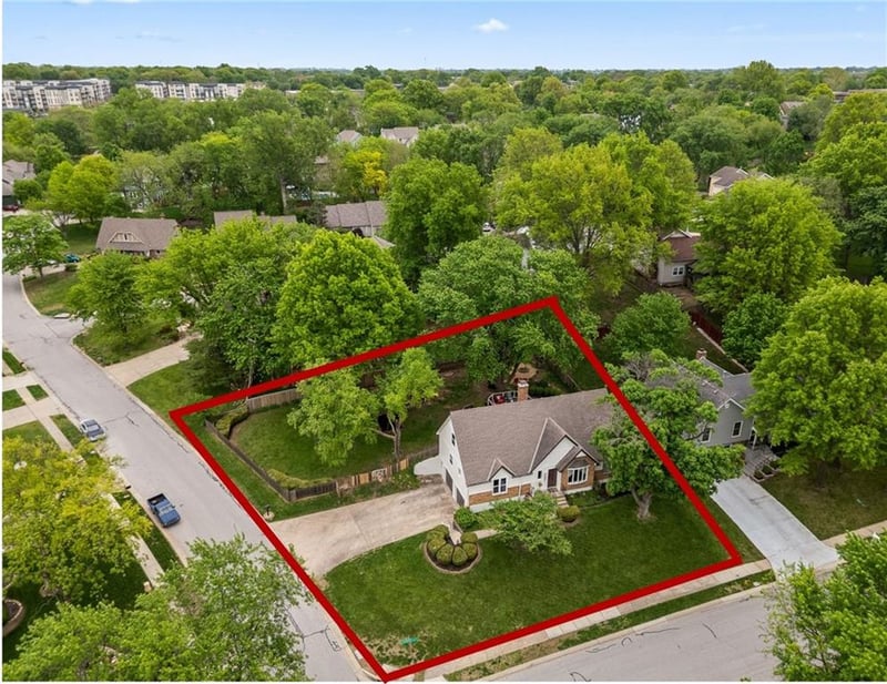 7331 Monrovia St, Shawnee, KS 66216