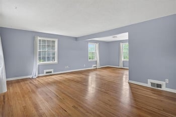 636 E 63rd Ter, Kansas City, MO 64110