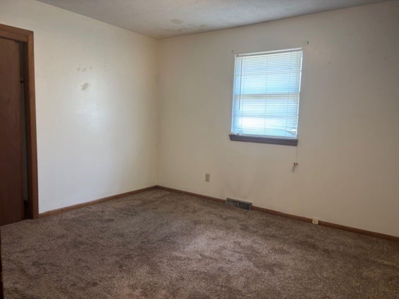 7253 Richland Ave, Kansas City, KS 66111