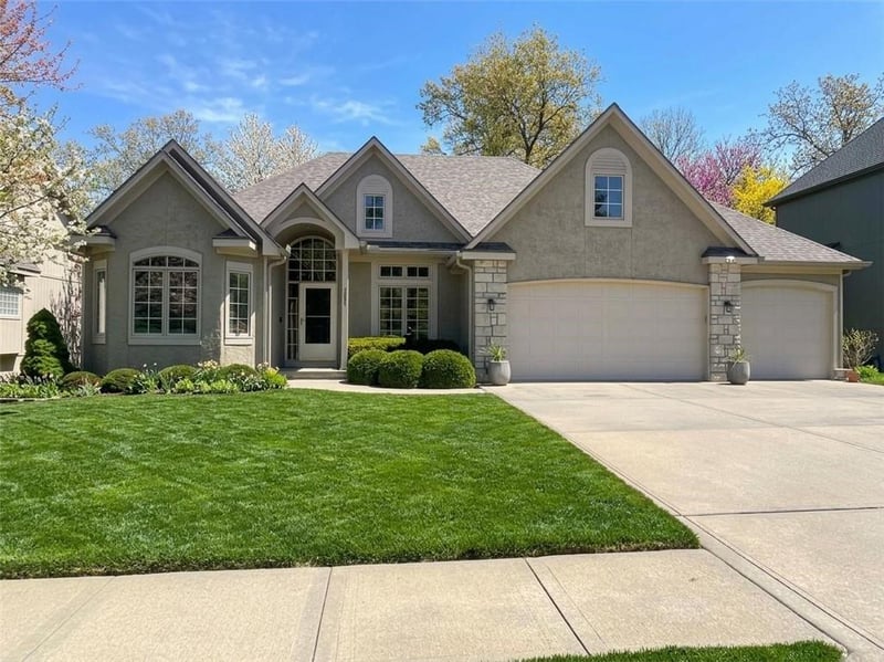 7823 Cosby Ave, Kansas City, MO 64151