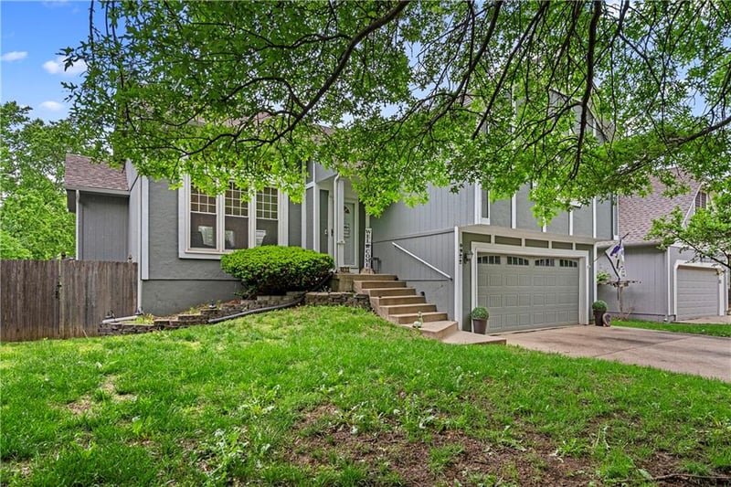 4922 Payne St, Shawnee, KS 66226