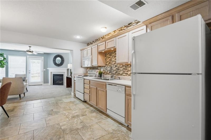 8335 Kensington Ave, Kansas City, MO 64119