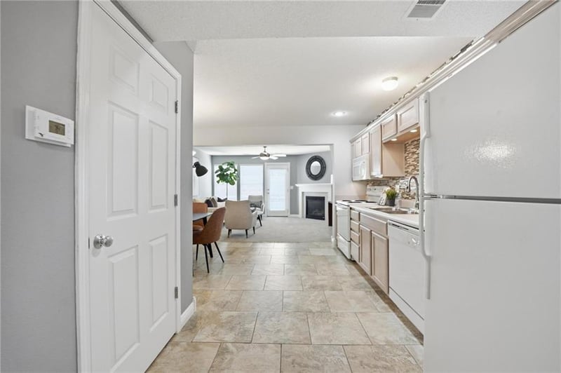 8335 Kensington Ave, Kansas City, MO 64119