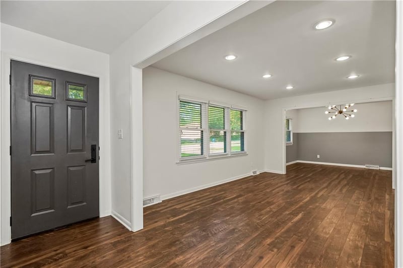 1306 77th St, Kansas City, MO 64118