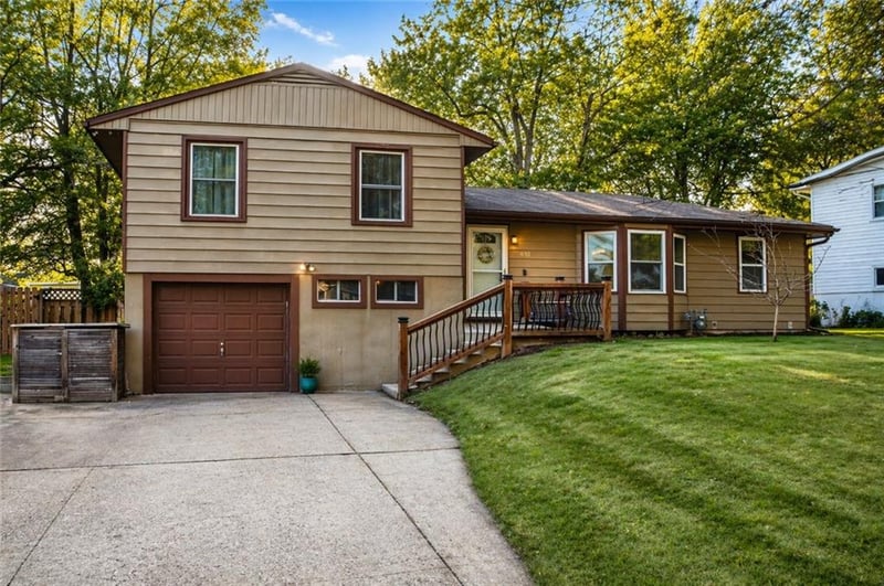 610 Lacy Ln, Belton, MO 64012