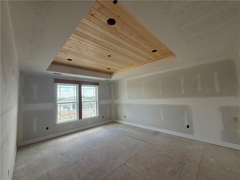 2340 Foxtail Dr, Kearney, MO 64060