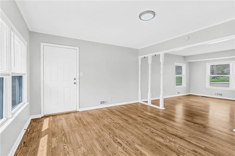 7220 NW Coronado St, Kansas City, MO 64152