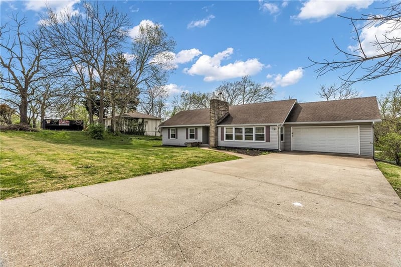 7220 NW Coronado St, Kansas City, MO 64152