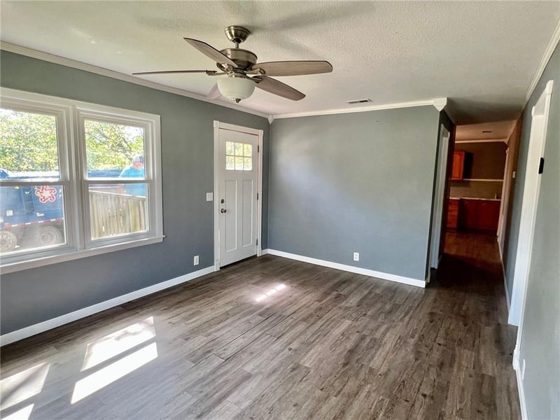 101 9th Ter, Odessa, MO 64076