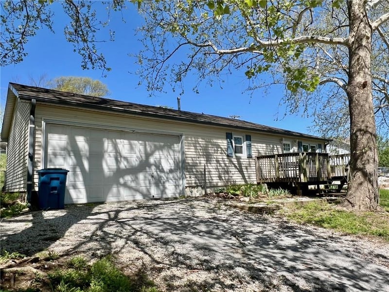 101 9th Ter, Odessa, MO 64076