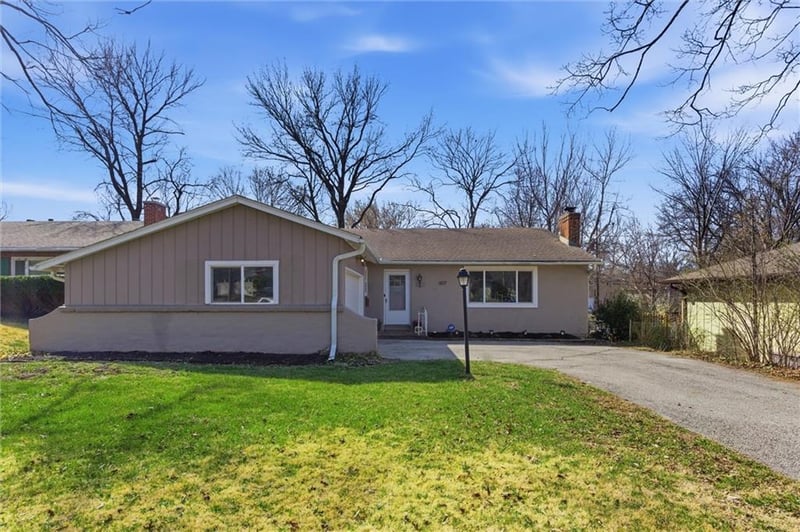 607 90th Ter, Kansas City, MO 64131