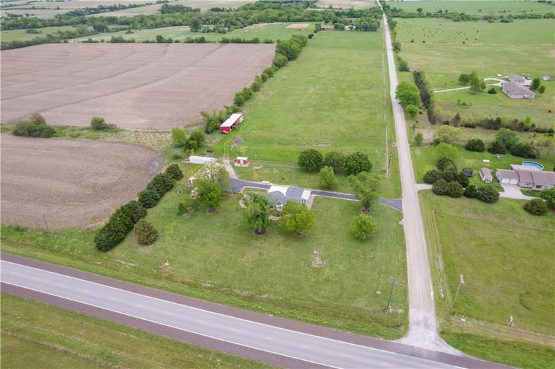 1504 17000 Rd, Parsons, KS 67357