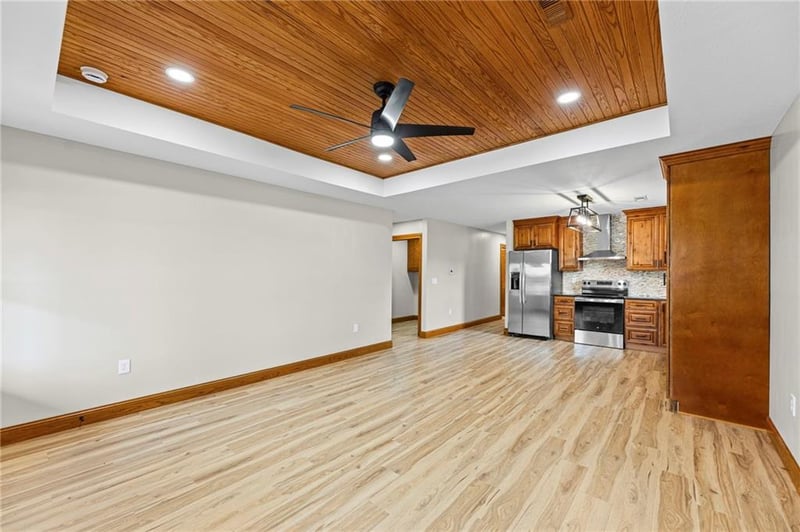 504 Mcguire Dr, Iola, KS 66749