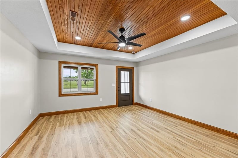 504 Mcguire Dr, Iola, KS 66749