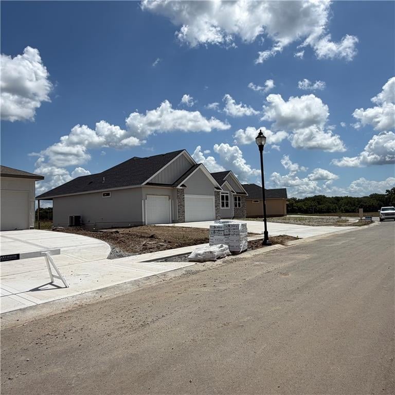 2347 Foxtail Dr, Kearney, MO 64060