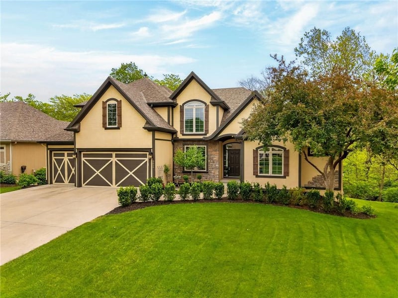8829 N Glenwood Ave, Kansas City, MO 64157