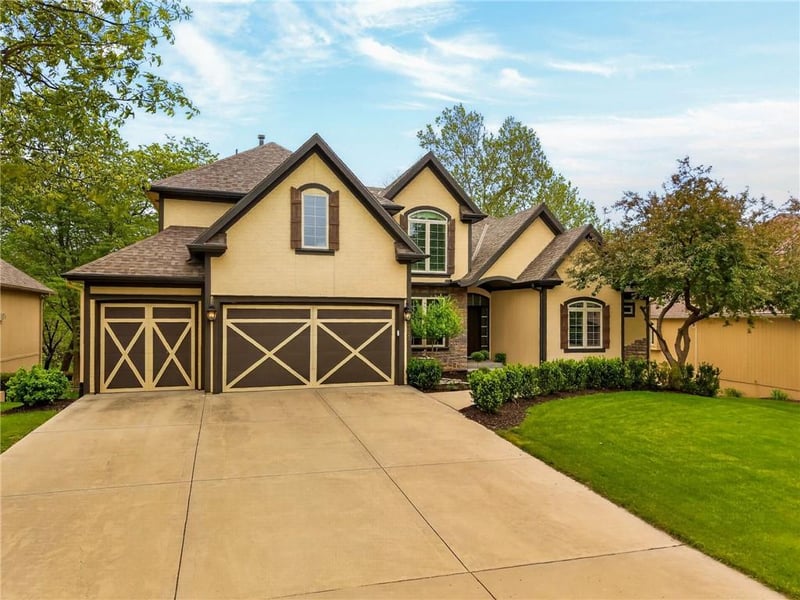 8829 N Glenwood Ave, Kansas City, MO 64157