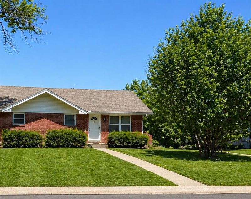 904 3rd Ter, Lee's Summit, MO 64063