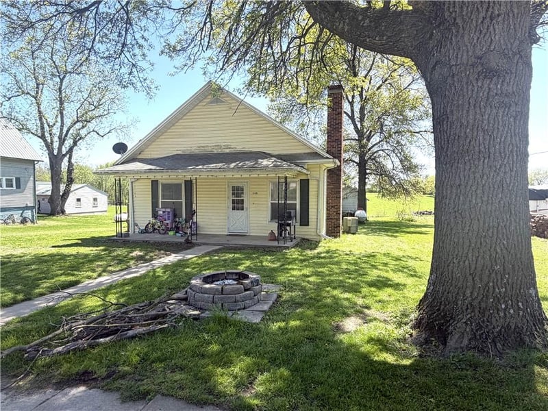 340 Wisconsin St, Breckenridge, MO 64625