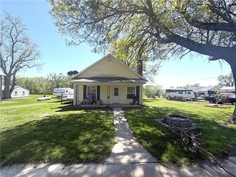 340 Wisconsin St, Breckenridge, MO 64625