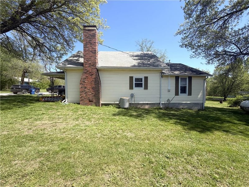 340 Wisconsin St, Breckenridge, MO 64625