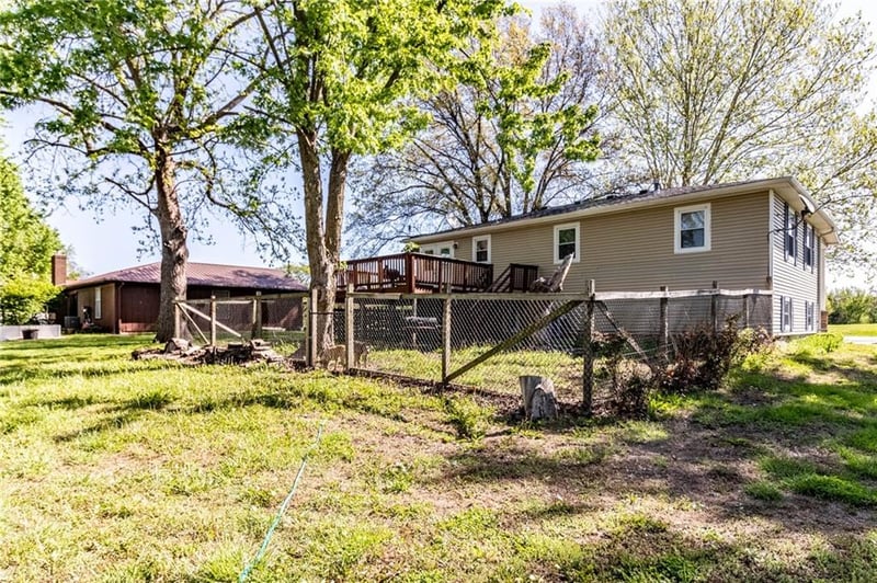 305 North St, Windsor, MO 65360