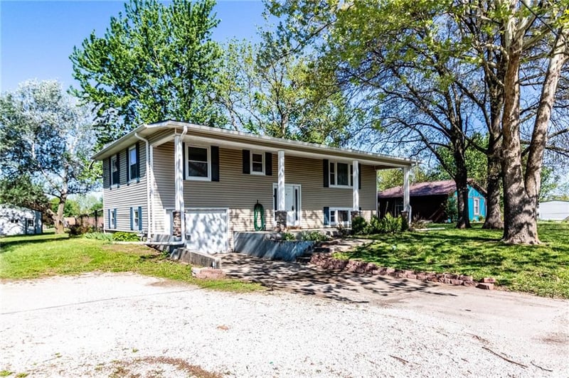 305 North St, Windsor, MO 65360