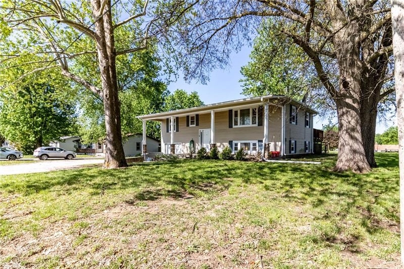305 North St, Windsor, MO 65360