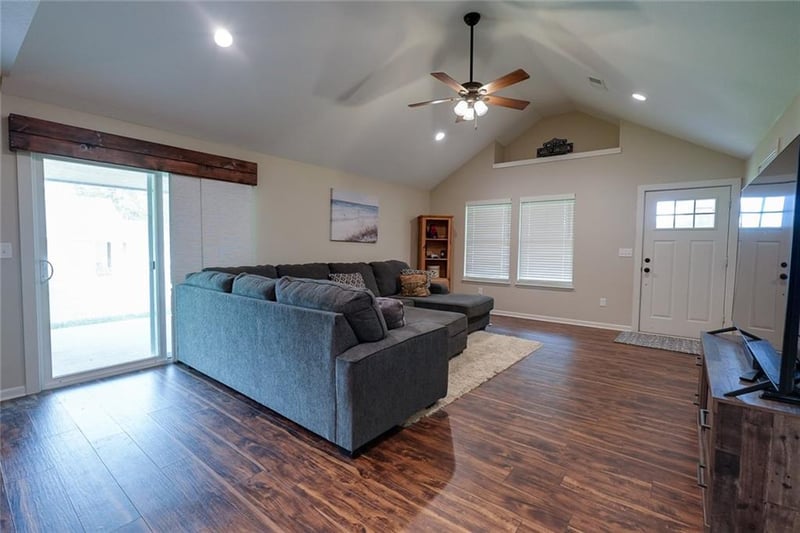 105 5th St, Odessa, MO 64076