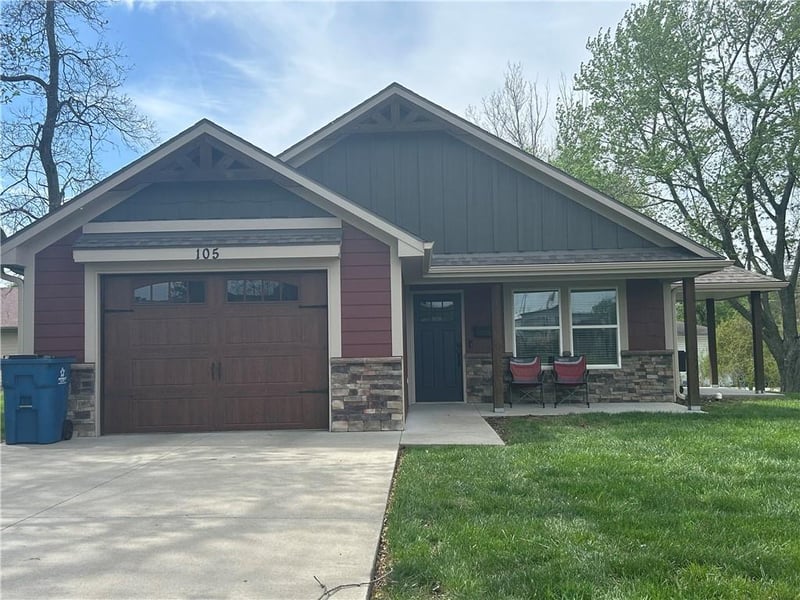 105 5th St, Odessa, MO 64076