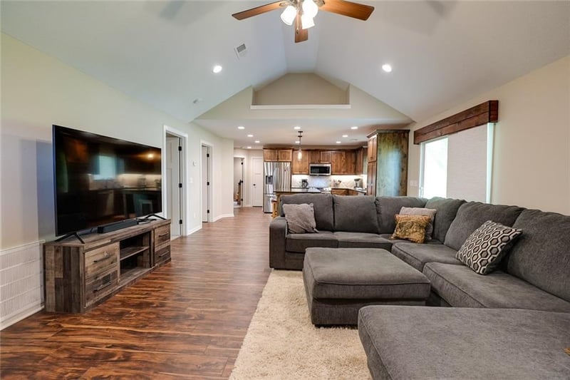 105 5th St, Odessa, MO 64076
