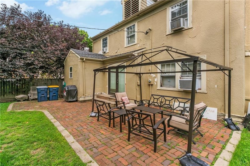 6416 Pennsylvania St, Kansas City, MO 64113