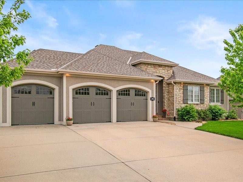 2600 NE Amanda Ln, Blue Springs, MO 64029