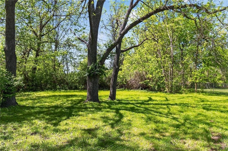 8318 Pershing Rd, Raytown, MO 64138