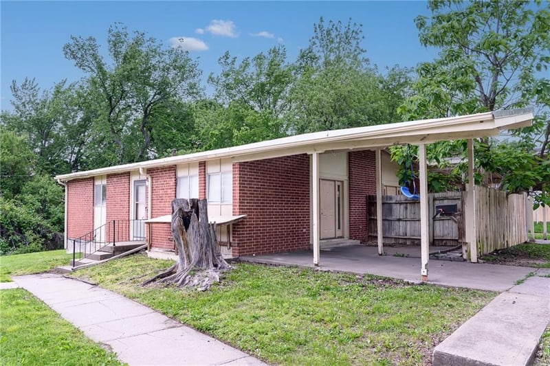 8436 Kessler St, Overland Park, KS 66212