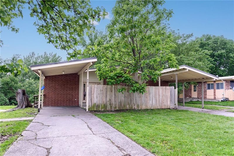 8436 Kessler St, Overland Park, KS 66212