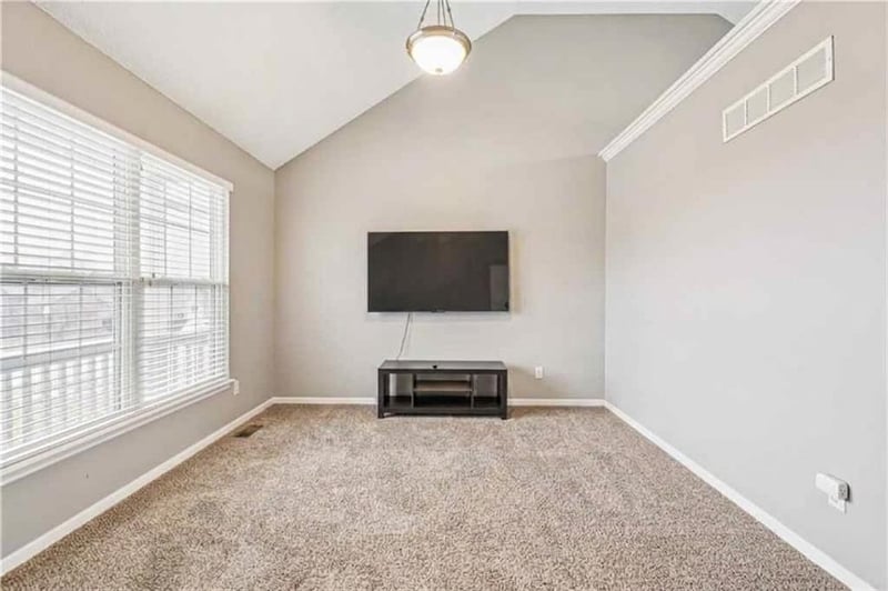 5501 90th St, Kansas City, MO 64154