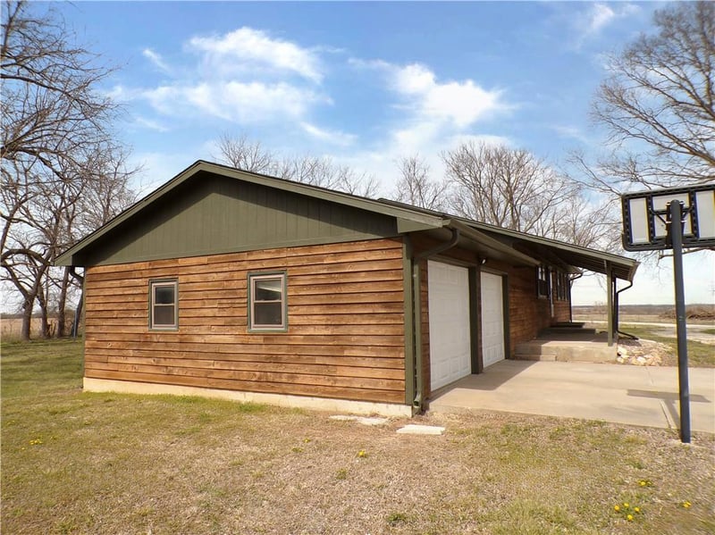 1010 2800 St, Laharpe, KS 66751