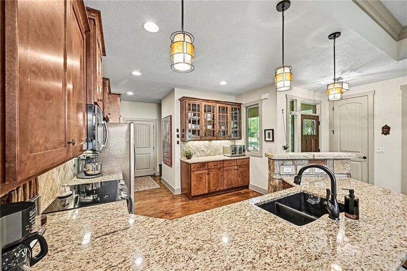 19405 102nd St, Lenexa, KS 66220