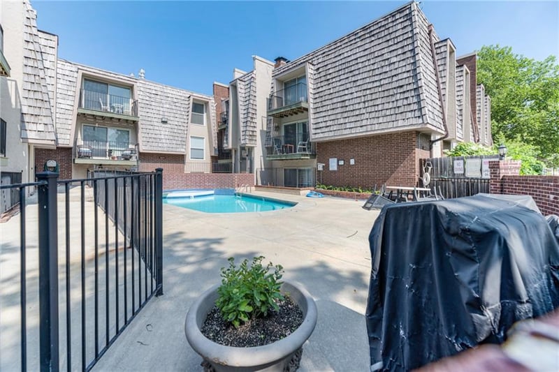 3602 Gillham Rd #4, Kansas City, MO 64111