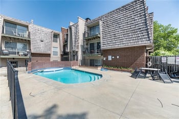 3602 Gillham Rd #4, Kansas City, MO 64111