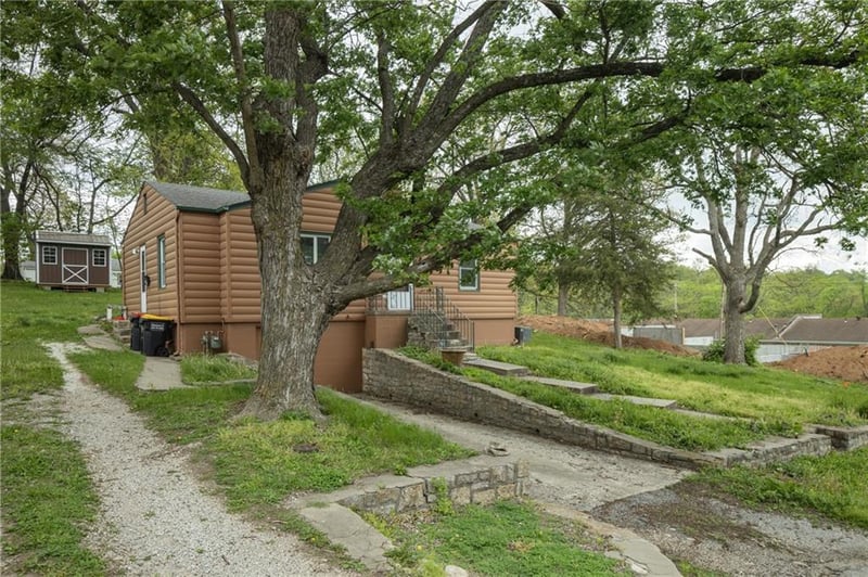 111 Waller Ave, Excelsior Springs, MO 64024