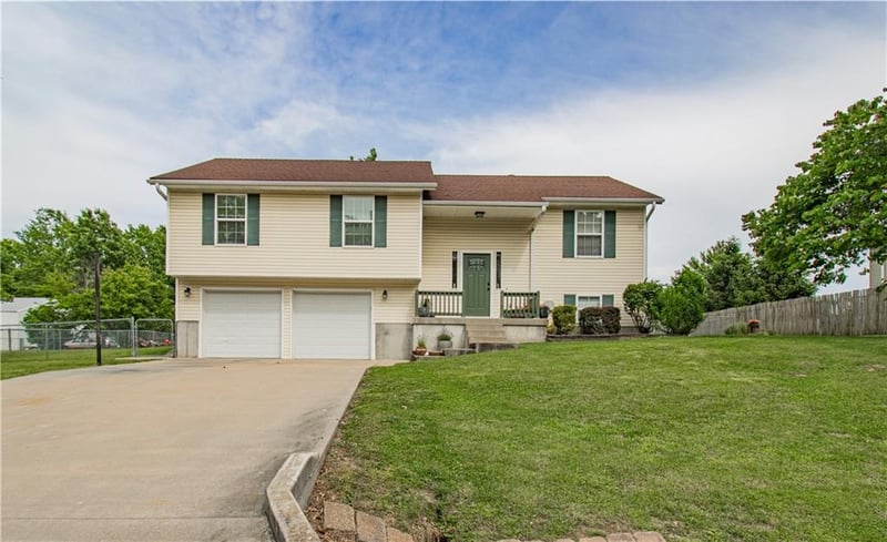 139 621 Rd, Warrensburg, MO 64093